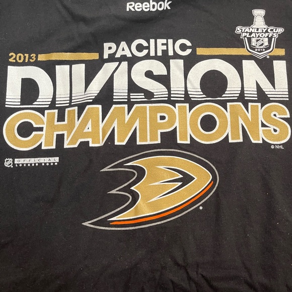 Anaheim Ducks Mens Pacific Division Champions - Picture 2 of 7